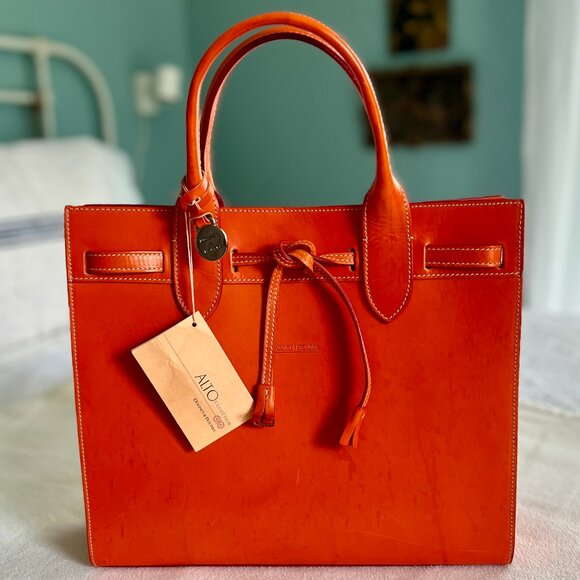 VINTAGE CLASSIC ORIGINAL DOONEY & BOURKE ALTO TASSEL HANDBAG ORANGE - Picture 1 of 7